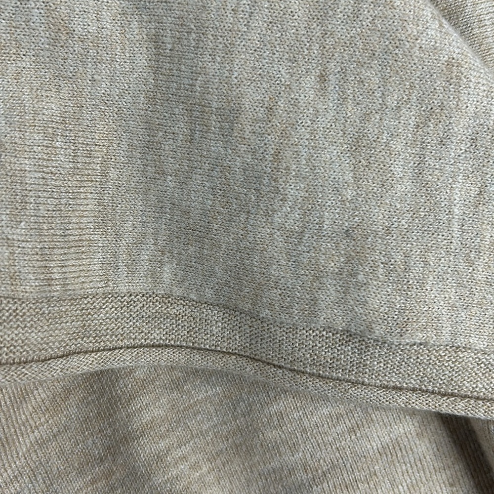 NWT Chico's tan lightweight pullover v-neck sweater. - Picture 8 of 8